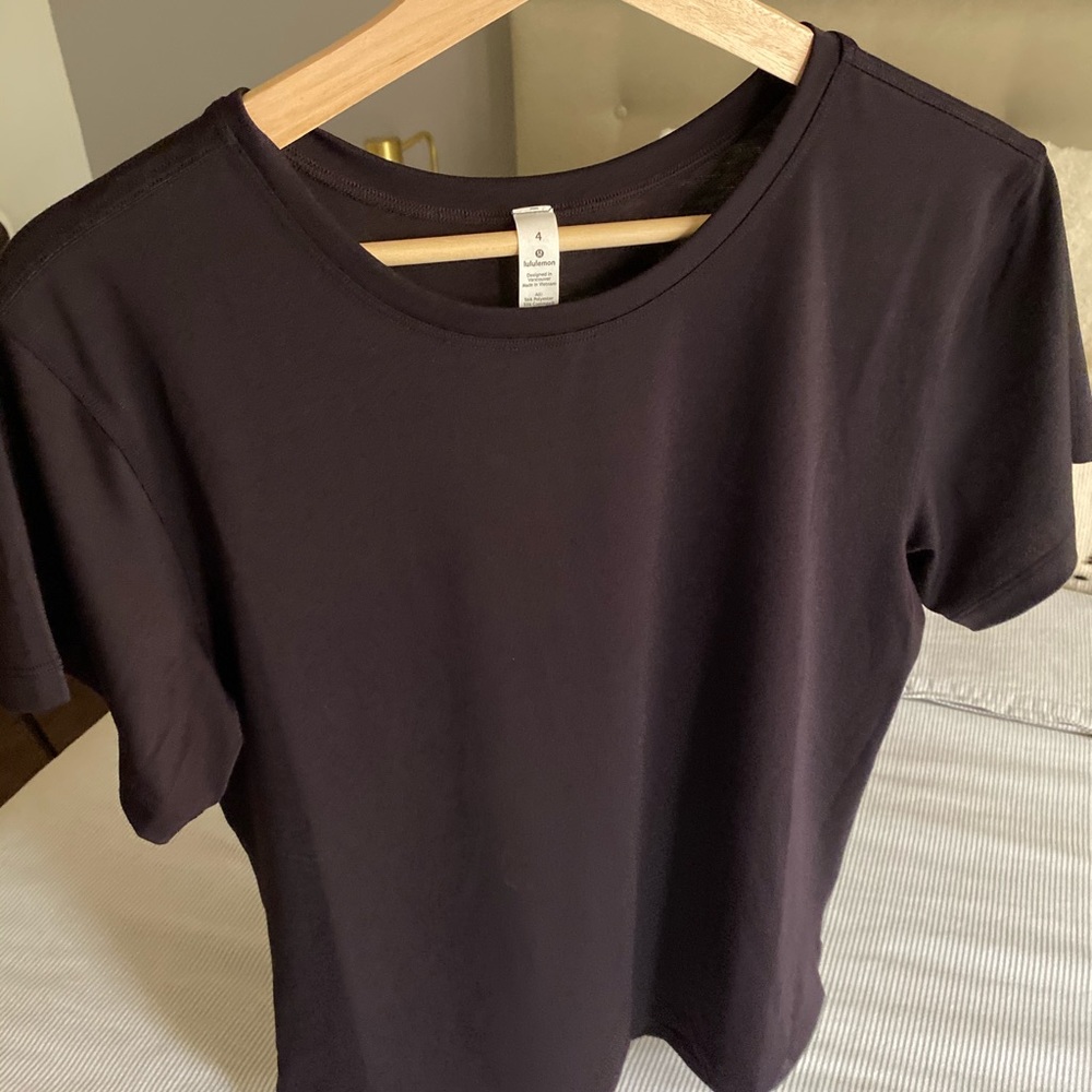 Lululemon shirt in size 4.